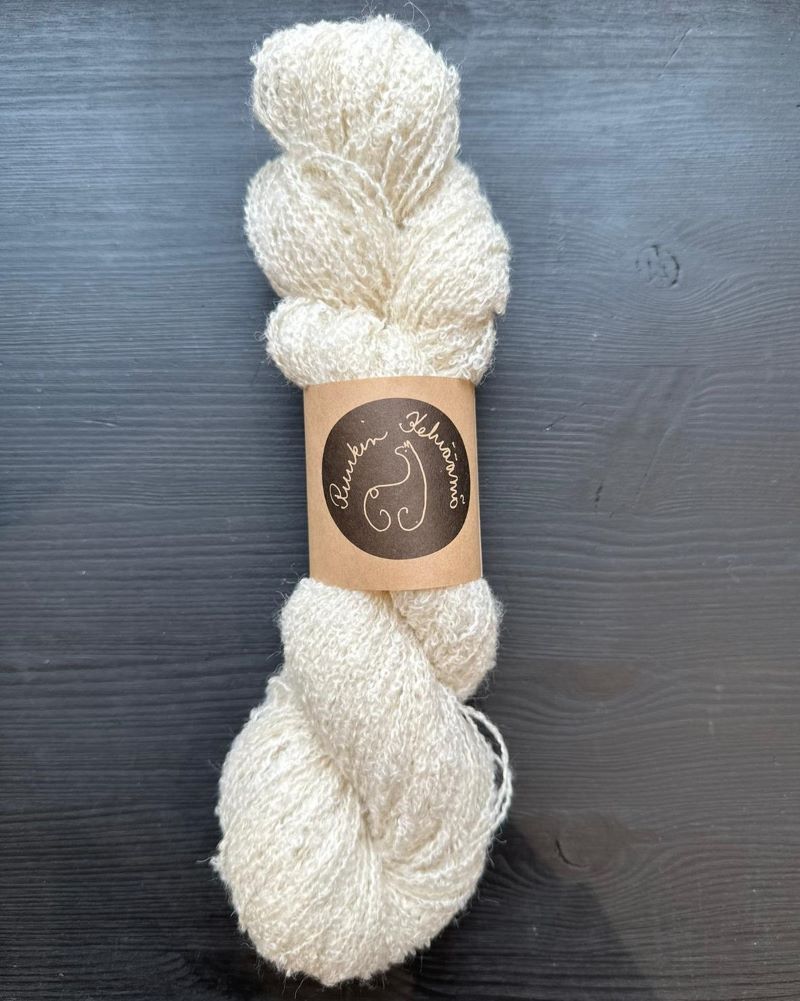 Running alpaca silk thread